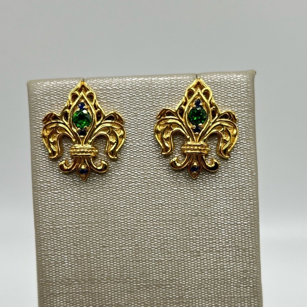 Dallas Prince Gems en Vogue Fleur de Lis Sapphire Earrings 925